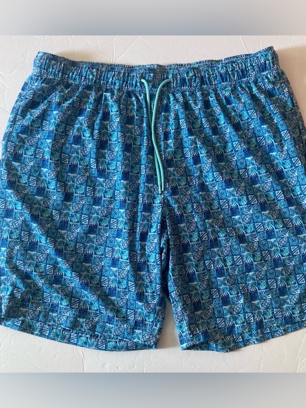 Caribbean Mens XL Blue Mosaic Swim Trunks like new
